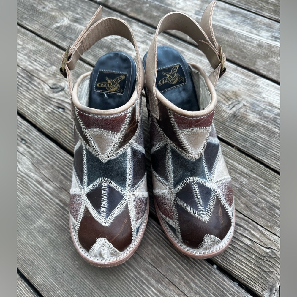 Grana Women's Geometric Brown and Cream Shoes